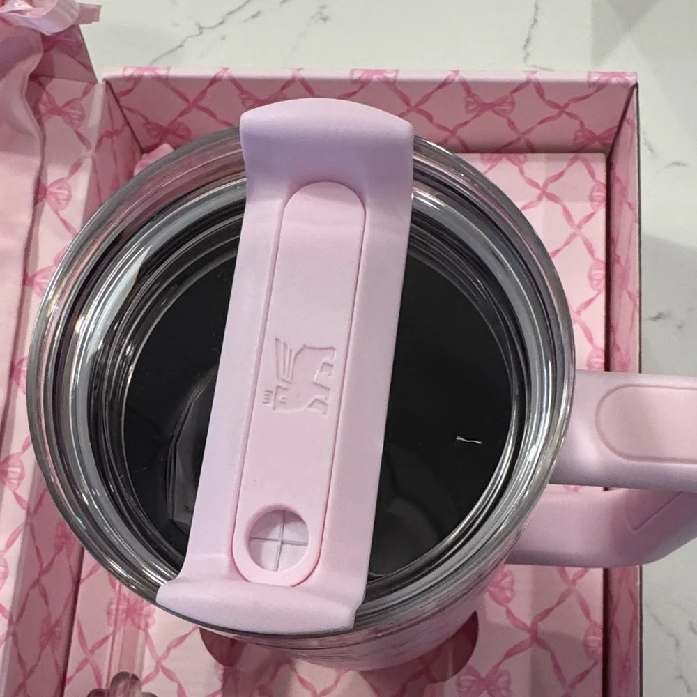 Stanley x Love Shack Fancy 40oz Limited Edition Baby Bow Pink Peppermint - Picture 5 of 8